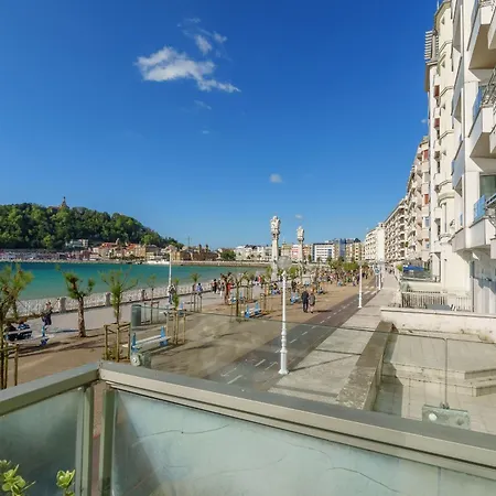 Monthly La Concha Breeze By Sweet * Сан-Себастьян