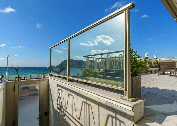 Monthly La Concha Breeze By Sweet San Sebastian