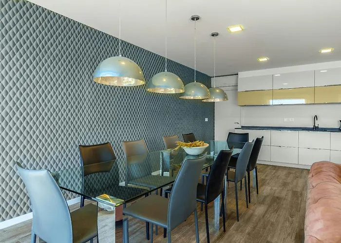 Monthly La Concha Breeze By Sweet